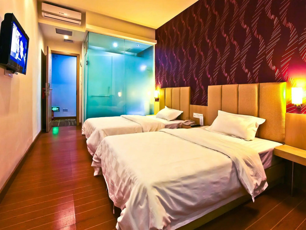 Tavernew Hotel