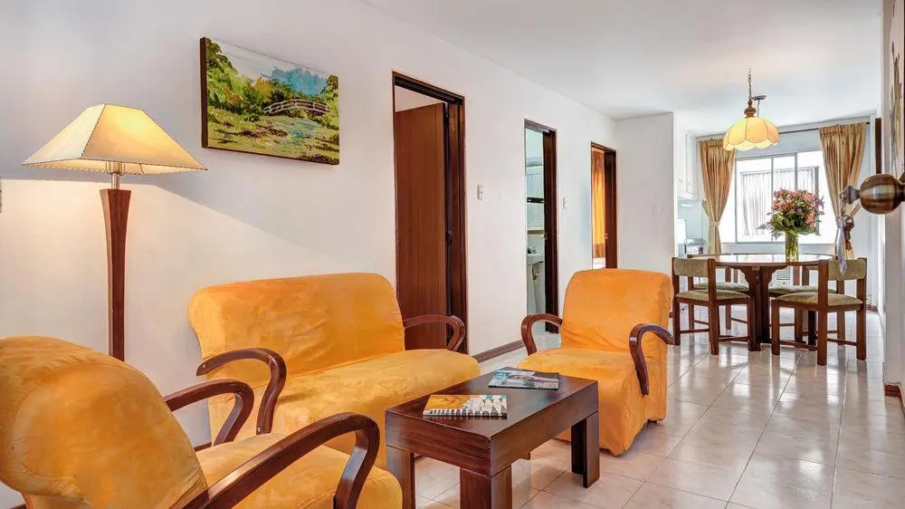 Travelers Apartasuites el Peñon