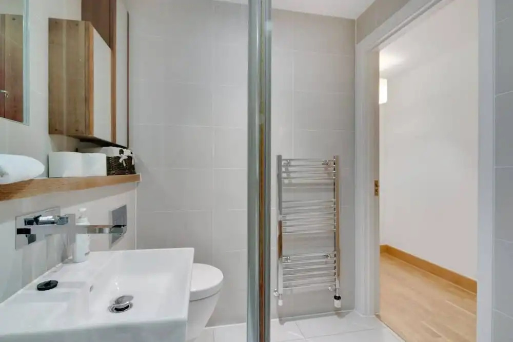 City Center Located & Modern 2 bed Flat Apartment!