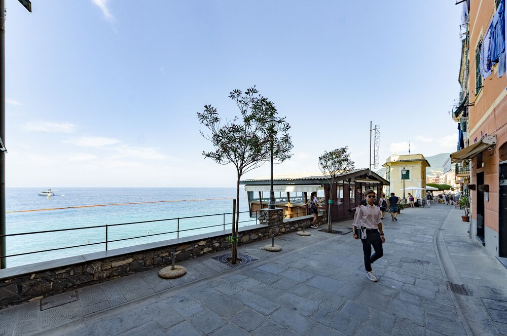 JOIVY Flat By The Sea Promenade