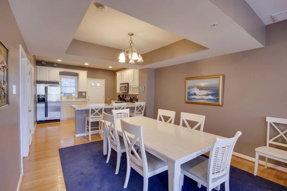 Boards Edge 102 - 4 Br Townhouse