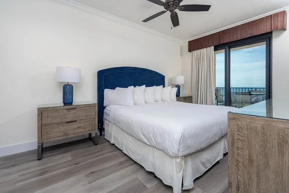 Phoenix East 2 2144 2 Bedroom Condo