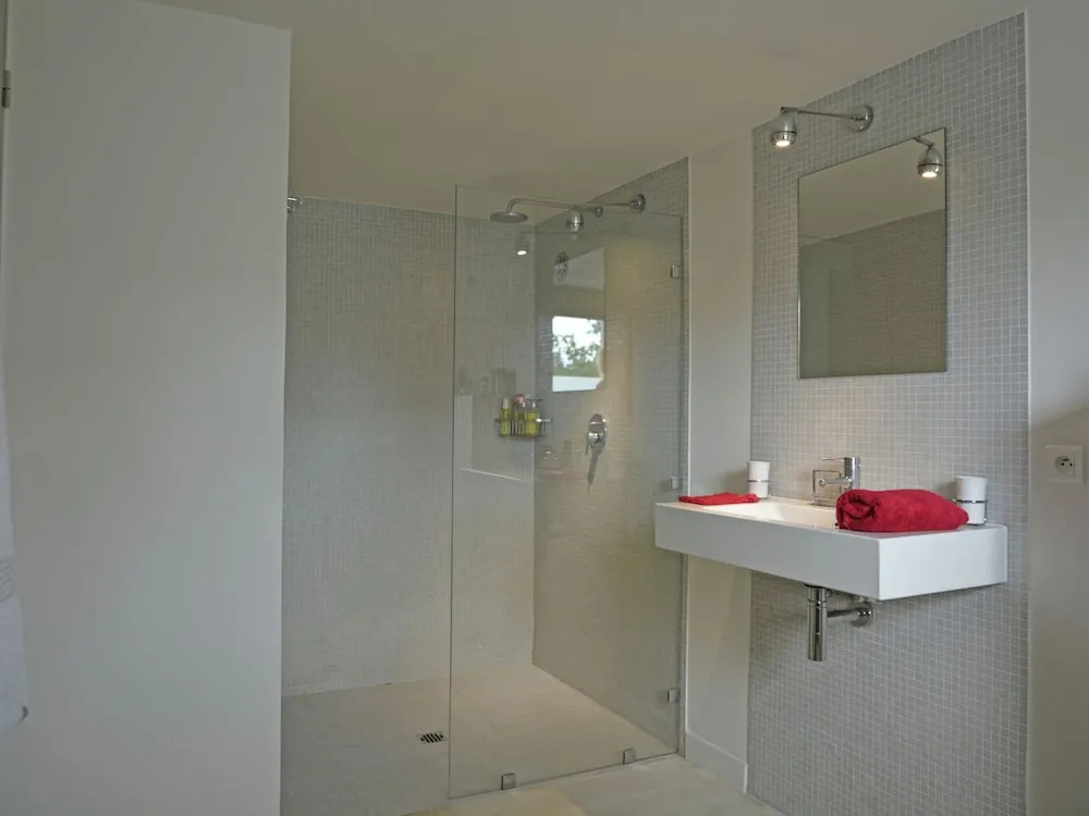 Cozy Villa in Menerbes with Swimming Pool