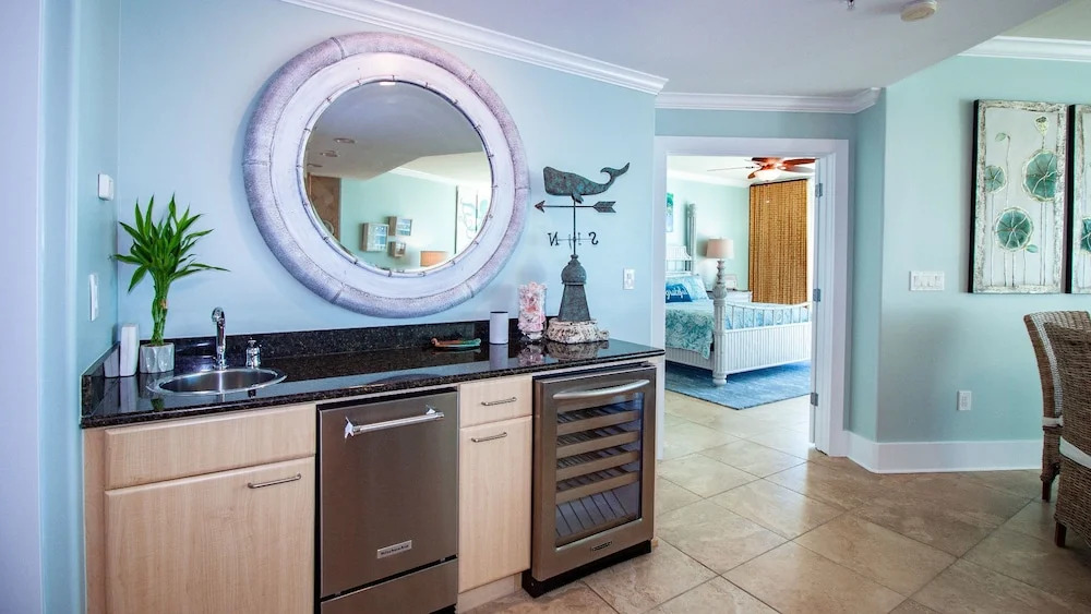 Two-bedroom With Breathtaking Views - Unit Crd1001