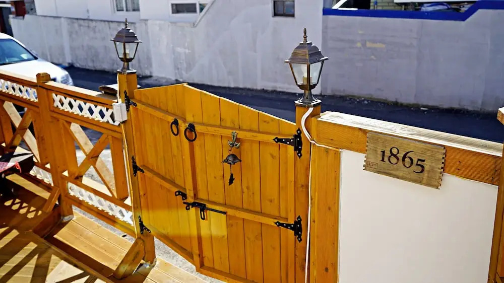 Yours Guesthouse