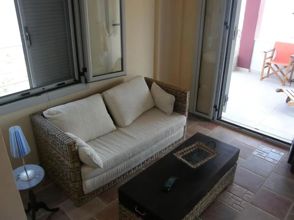Theano House Mani