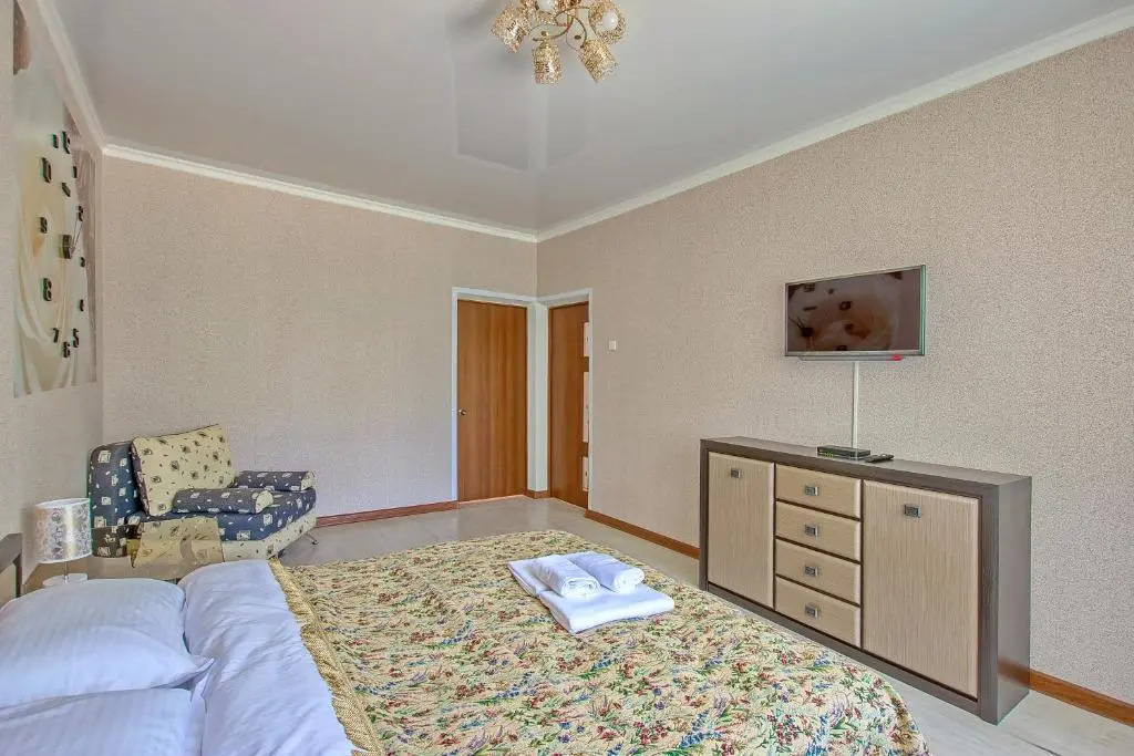 Cozy apartment on Rozybakiev 145. Atakent