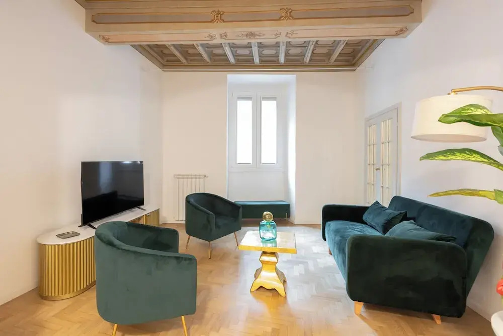 City Center- Modern and Bright apartment