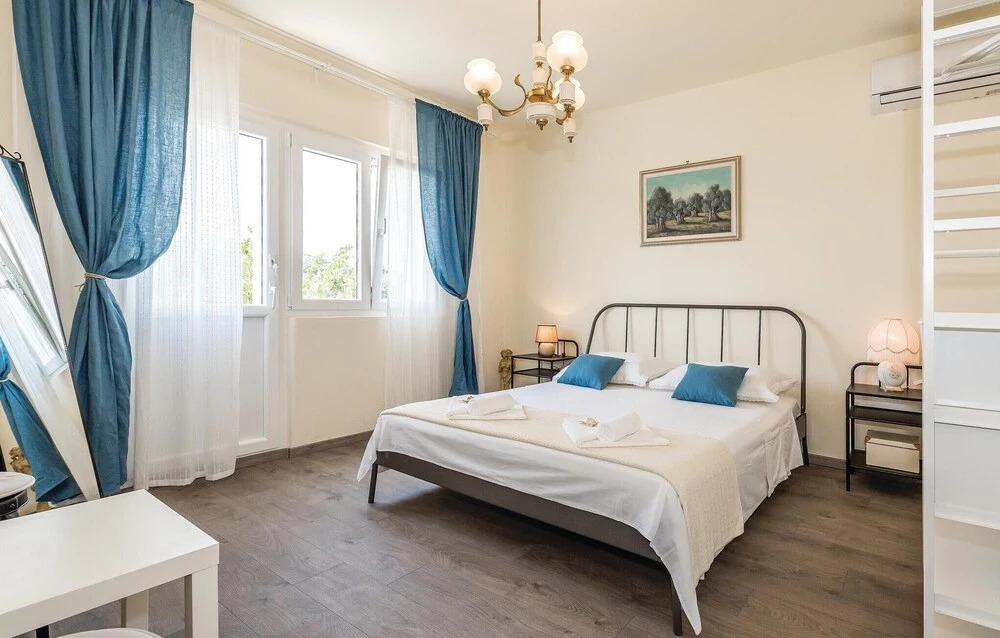 Amazing Home in Rogoznica With Wifi and 3 Bedrooms