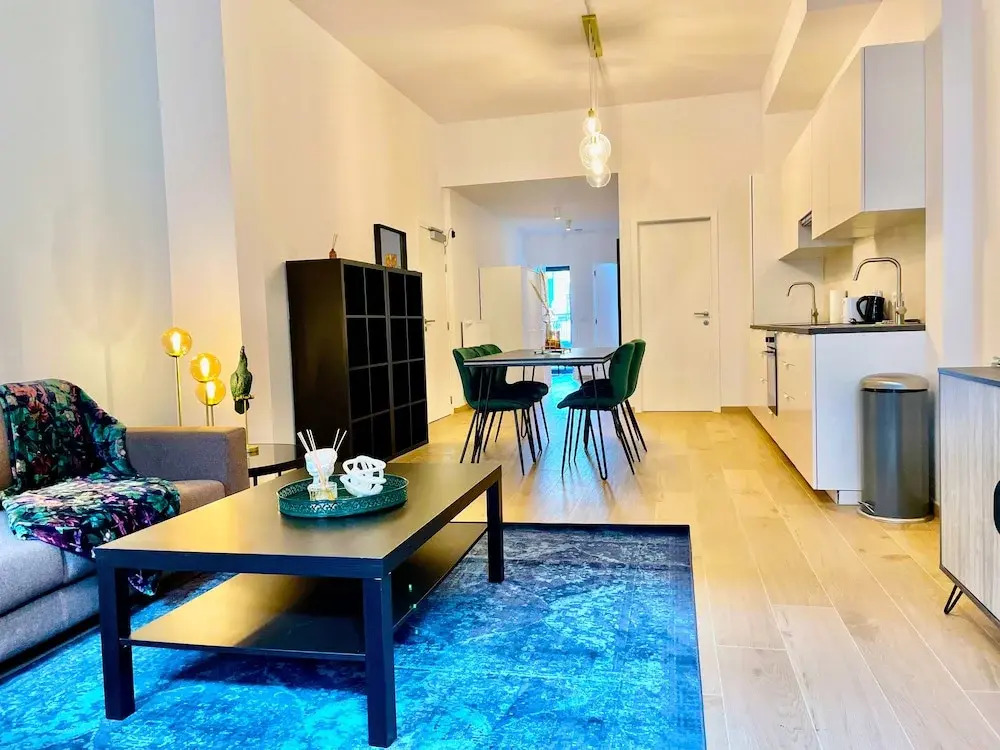 OneLuxStay near Fashion District