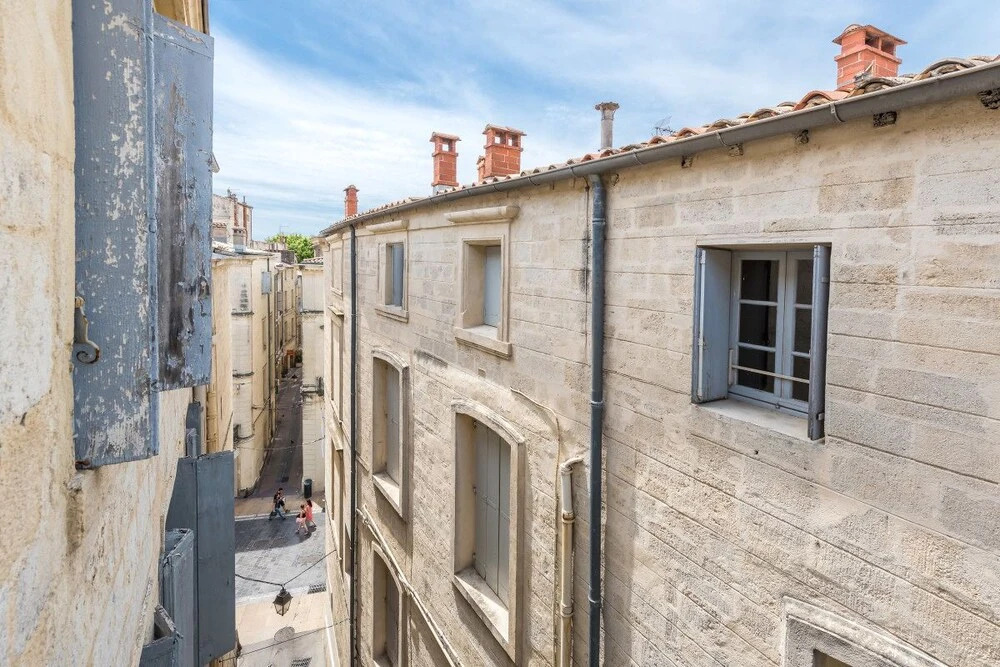 Large 1 Bedroom Apartment "rue de la Loge"!