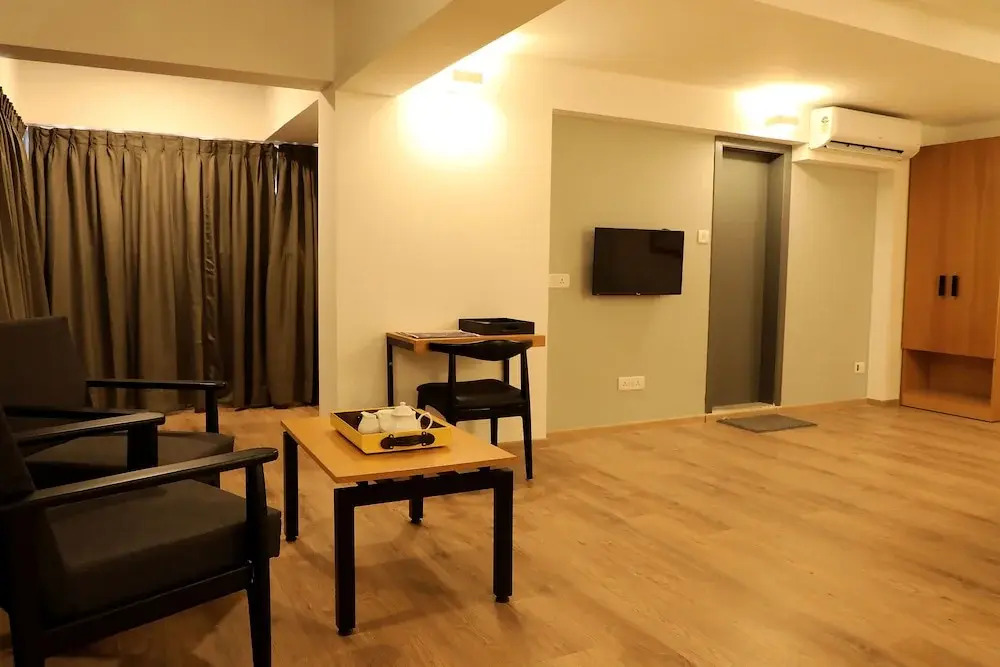 Super Townhouse Bombay Exhibition Centre Goregaon