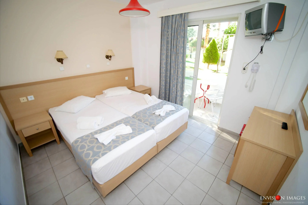 Lenaki Apartments