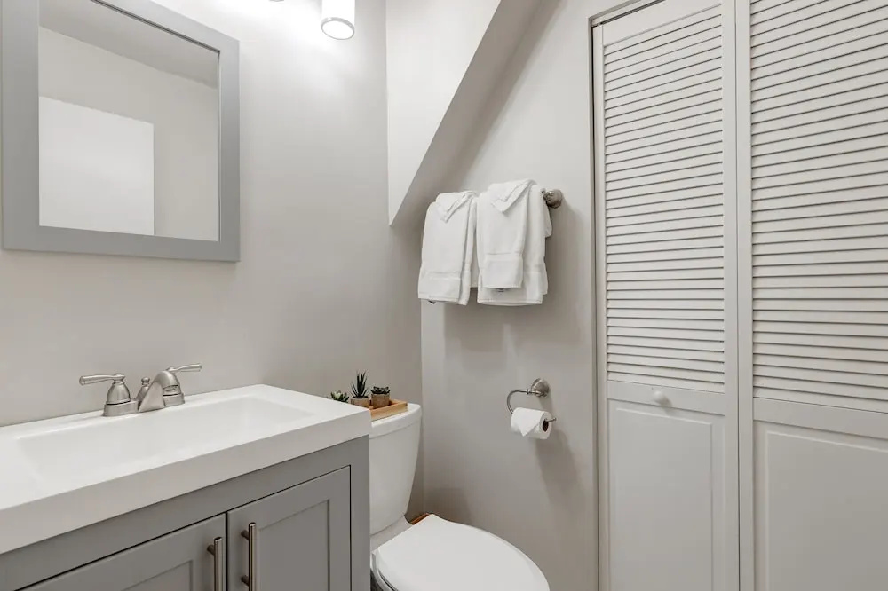 Charming & Bright Multilevel Townhome with Parking by AllSet Turnover