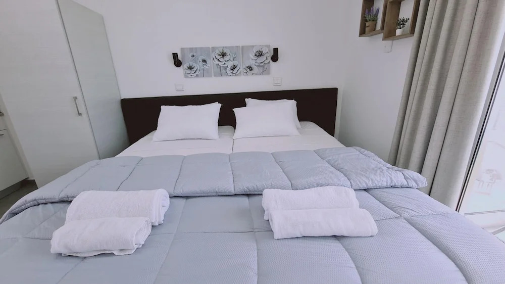100 AN - Napa Living 39