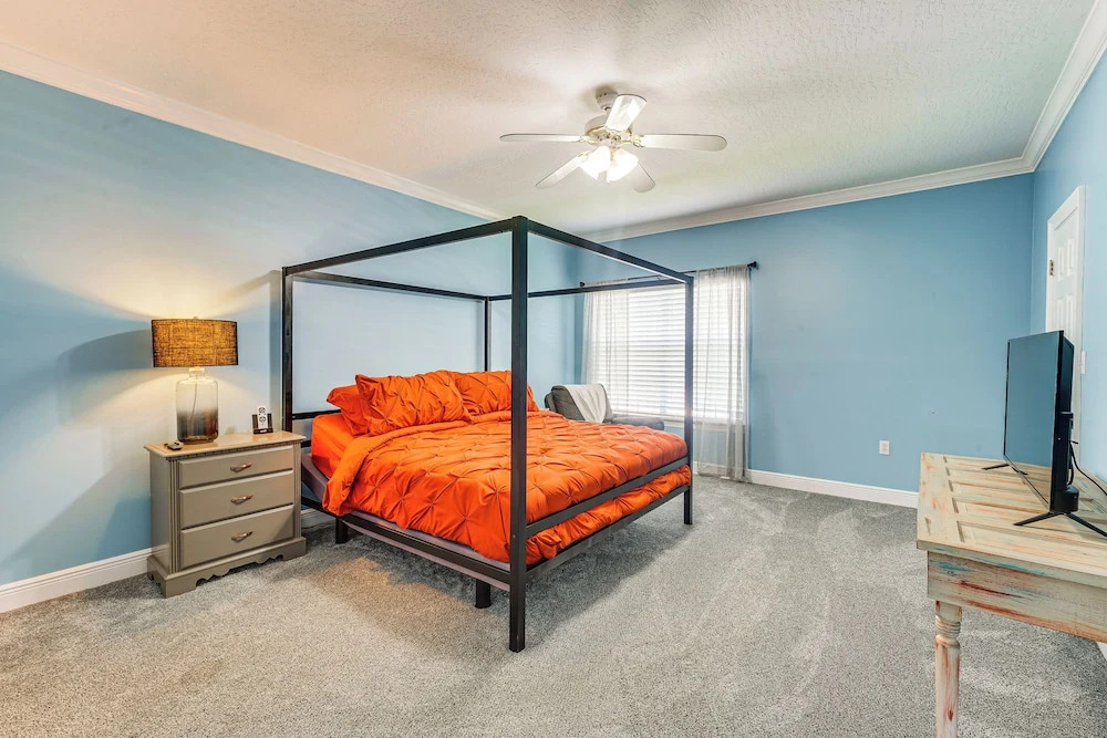 Spacious Long Beach Vacation Home w/ Patio & Grill