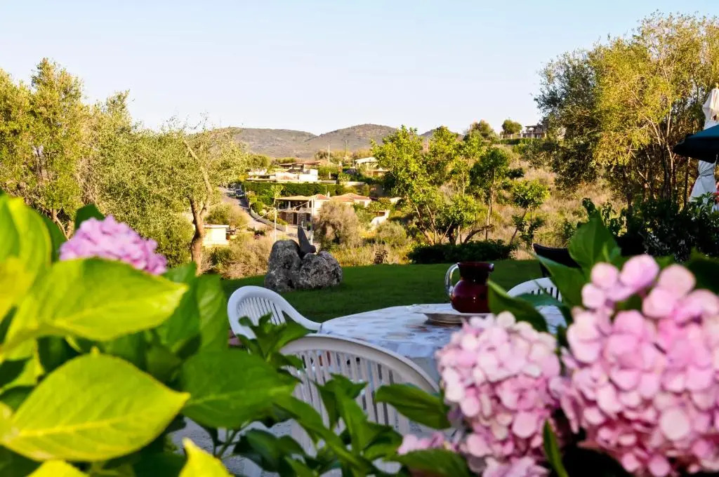 ISS Travel, Stazzu Fioritu - ground floor apartments with sea view