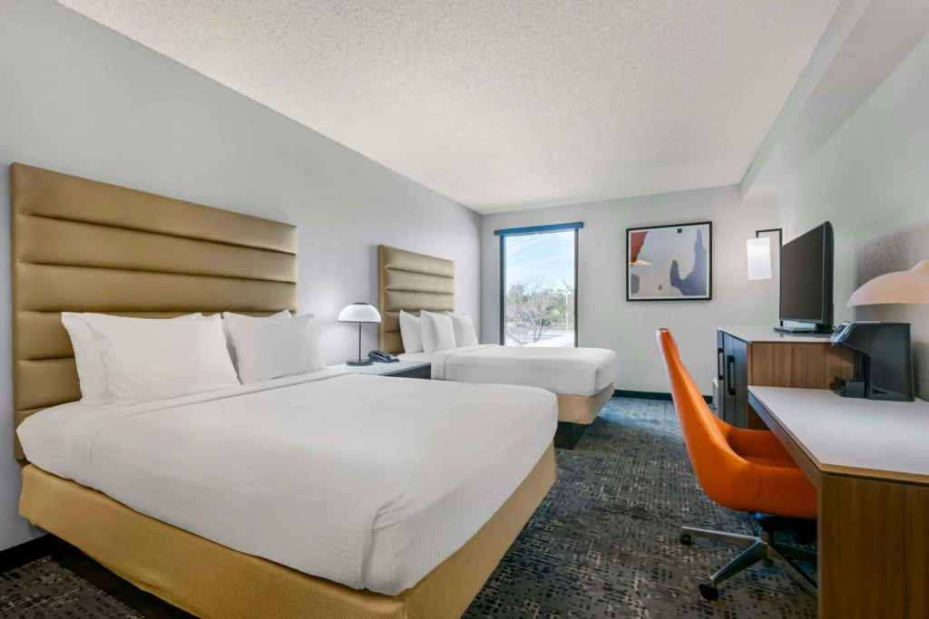 Best Western PLUS Universal Inn