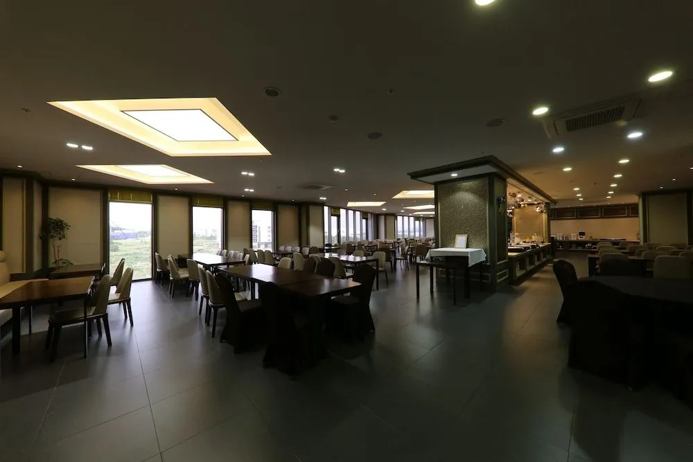 Osong H Hotel Sejong City