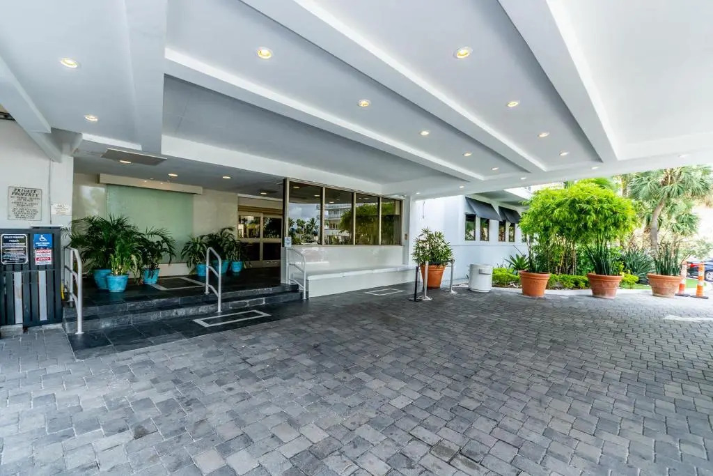 Ocean Beach Condo 3BR On the Sand 505