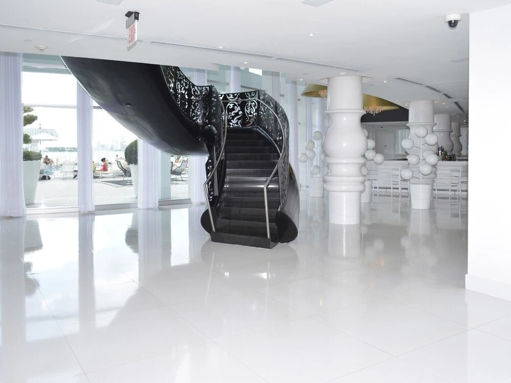 Miami World Rental - Mondrian 821