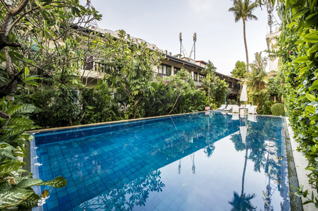 Lokal Phuket "Former K-Hotel" - SHA Extra Plus