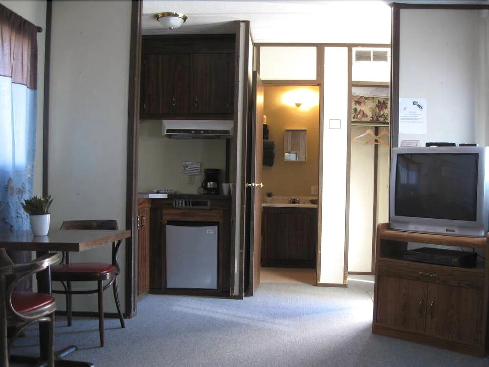 1202 Motor Inn