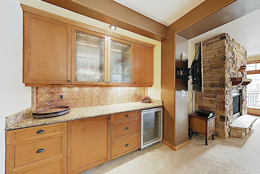 New Listing! Lake-side Gem W/ Mountain Views 2 Bedroom Townhouse