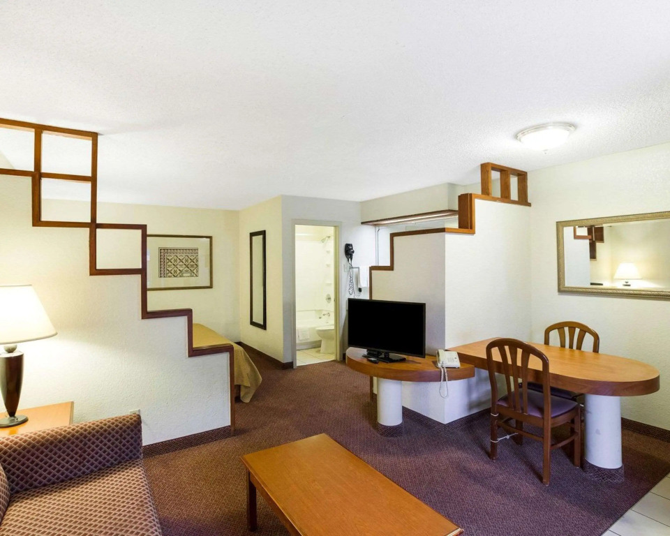 Fiesta Inn and Suites Medical Center I-10