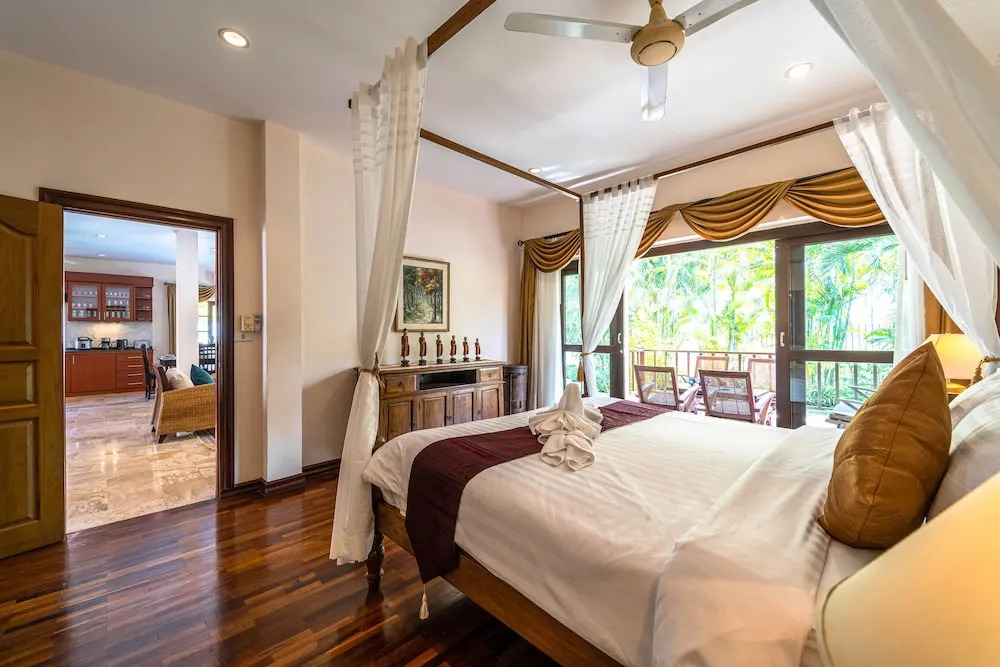 Cozy 3 Bedroom Pool Villa Close to Town - CV3L