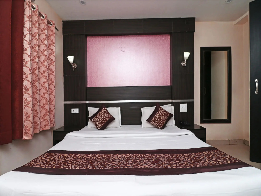 Oyo 15922 Hotel Himalayan Breeze