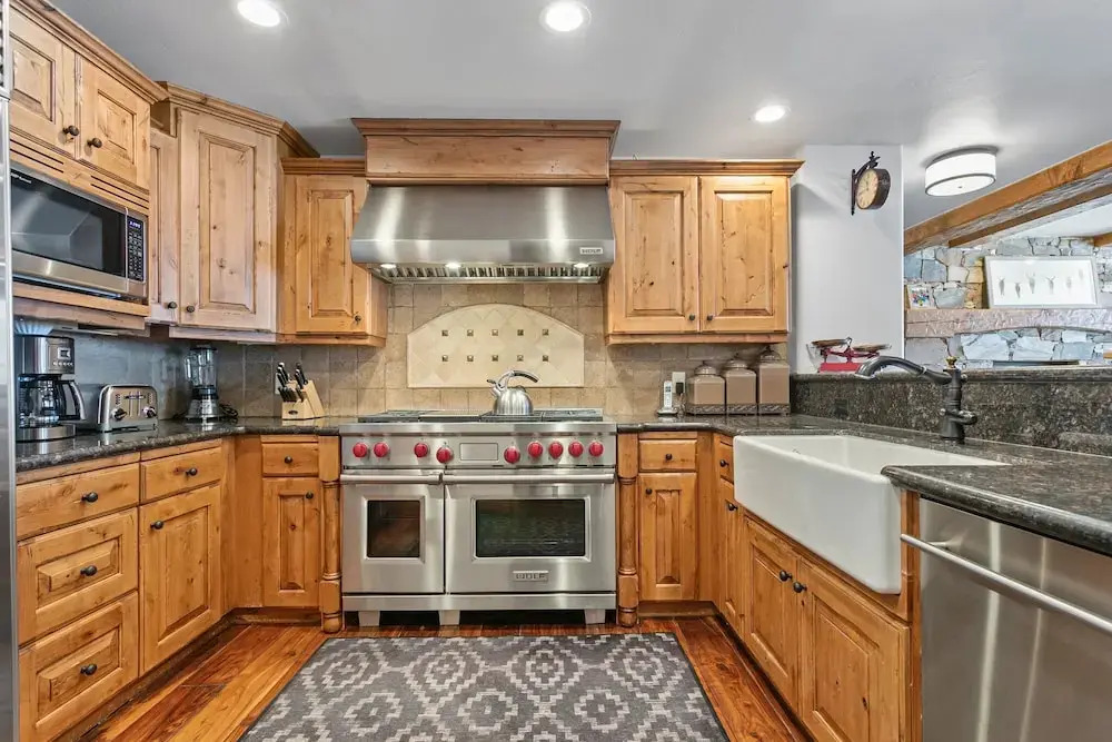 Grand Lodge - 3 Bedroom Deluxe #304 - Ski-in/out 3 Condo