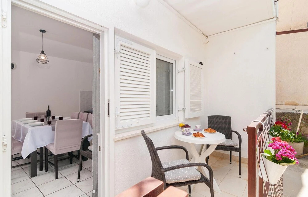 Awesome Home in Dugi Rat With Wifi and 3 Bedrooms