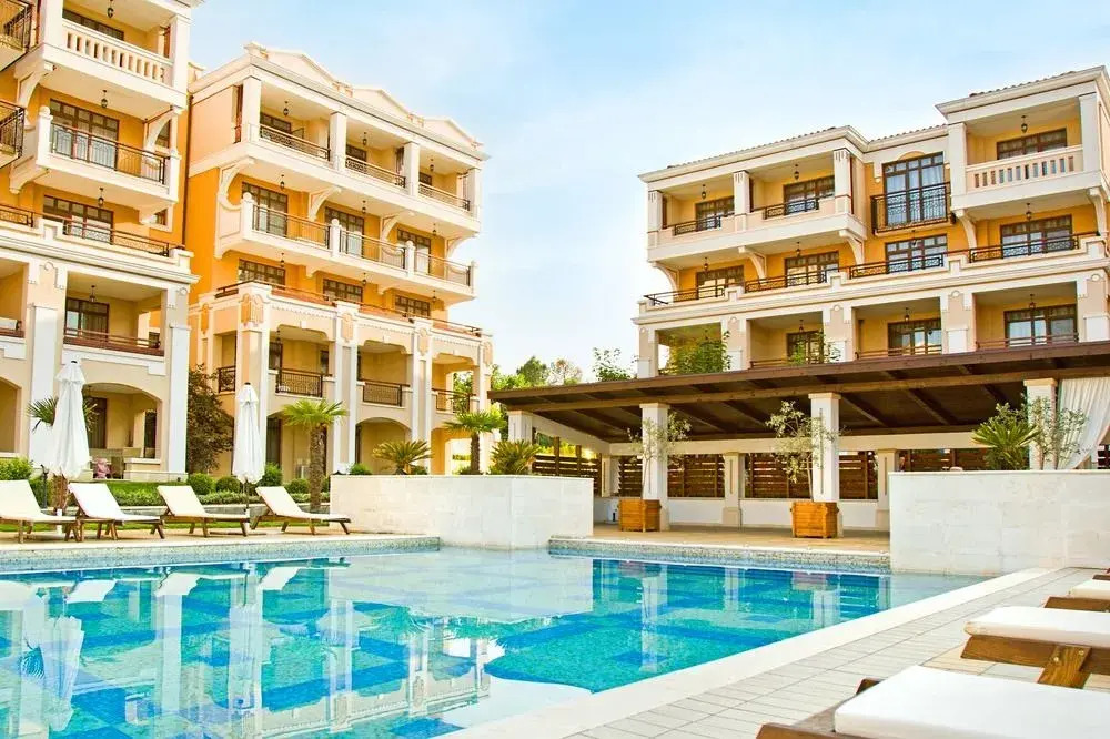Green Life Beach Resort Apartment