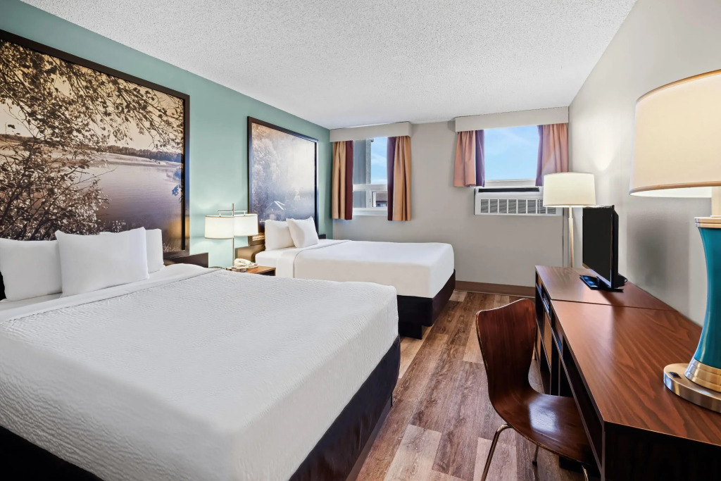 Super 8 by Wyndham Thunder Bay