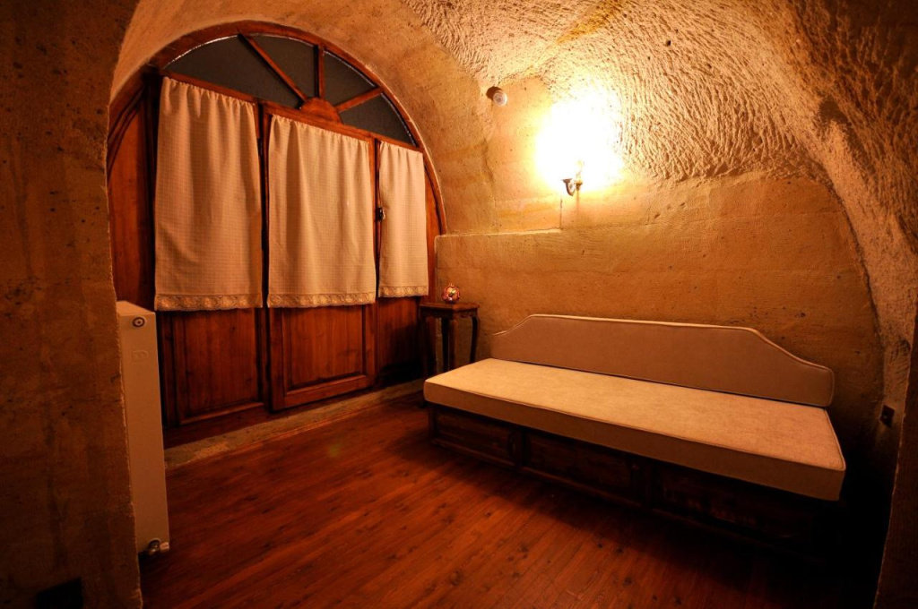 Has Cave Konak