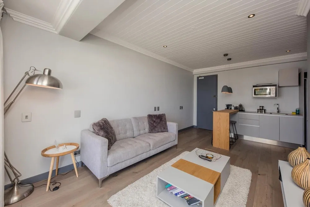 Cozy Apartment Opposite Camps Bay Beach Seasonsfind the Bay