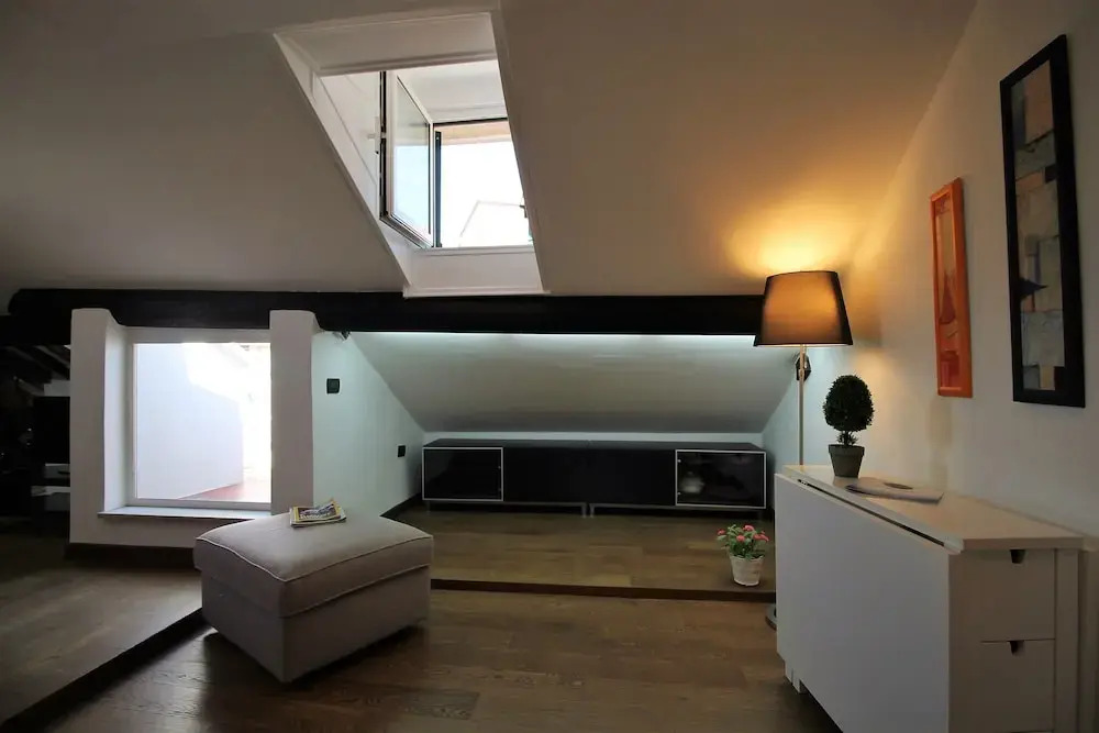 ILA1505 House Golia