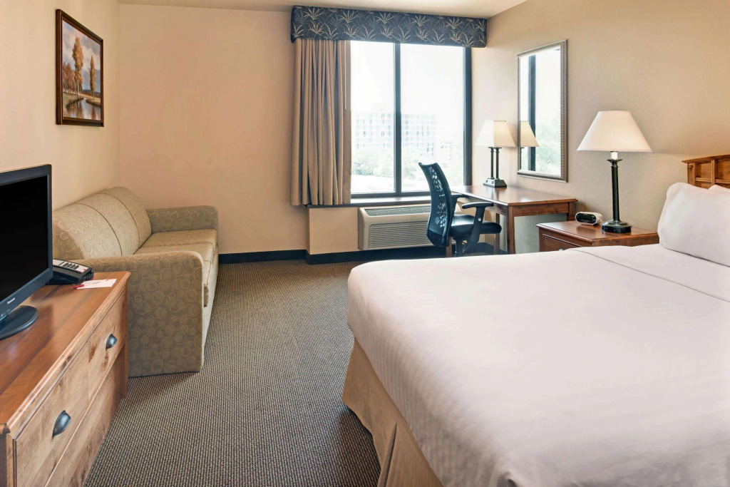 Ramada Plaza Omaha Hotel