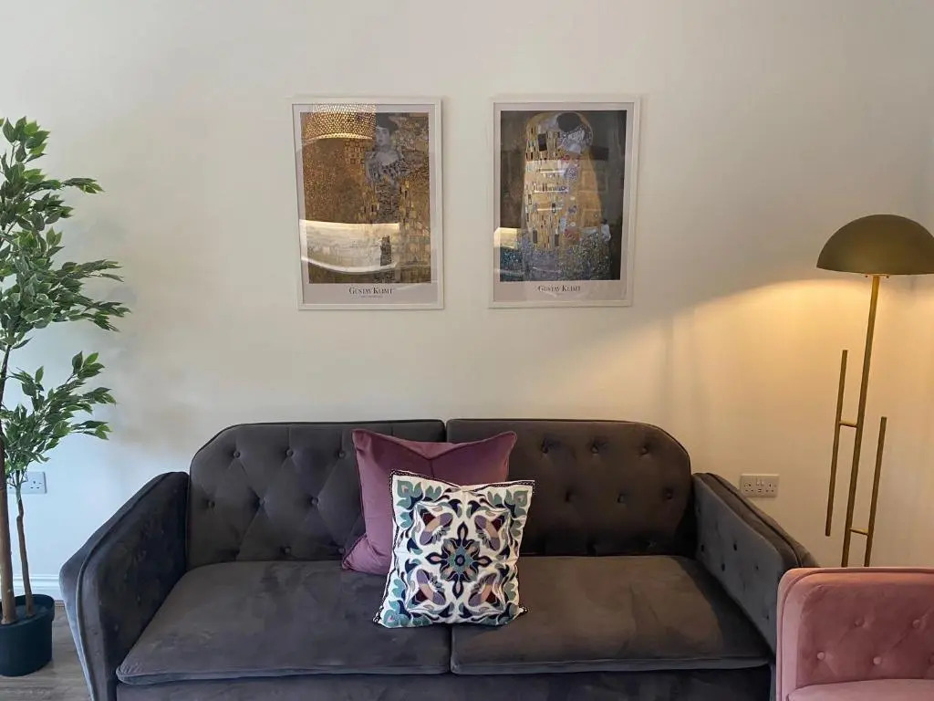 18 North Road Flat 4 by Mia Living Free Parking On Site