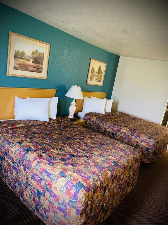 Herington Inn and Suites