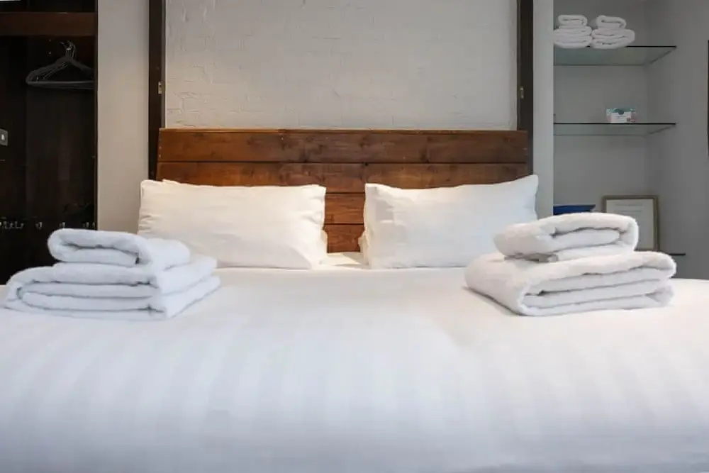 Host Stay Grafton Copper