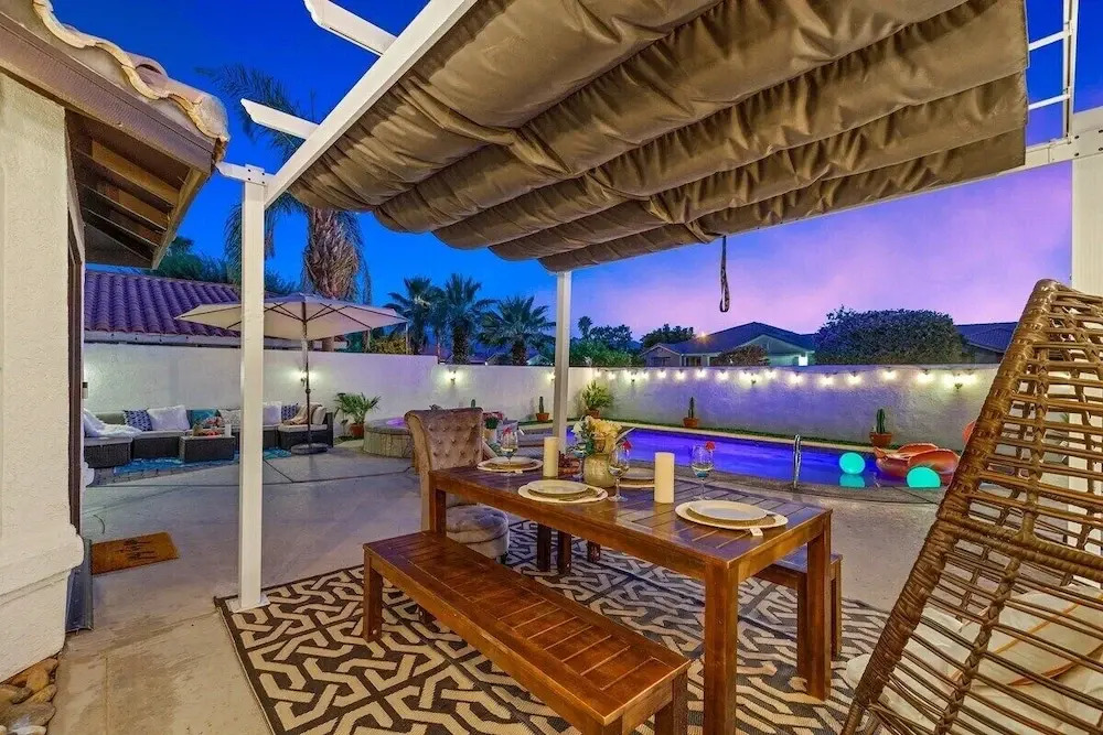 Relaxing 4BR Retreat w/ Refreshing Pool