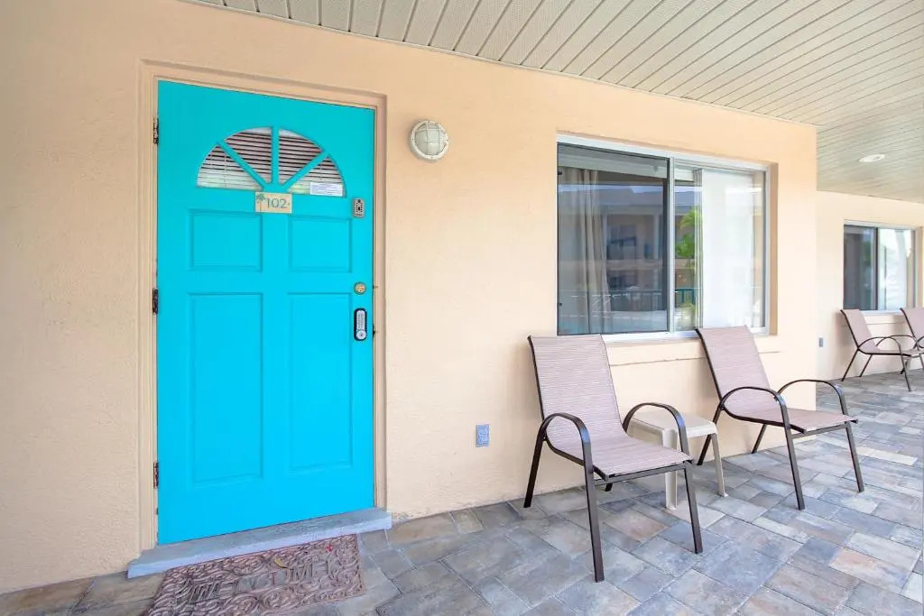 Five Palms Suite 102 - Daily - Weekly - Monthly
