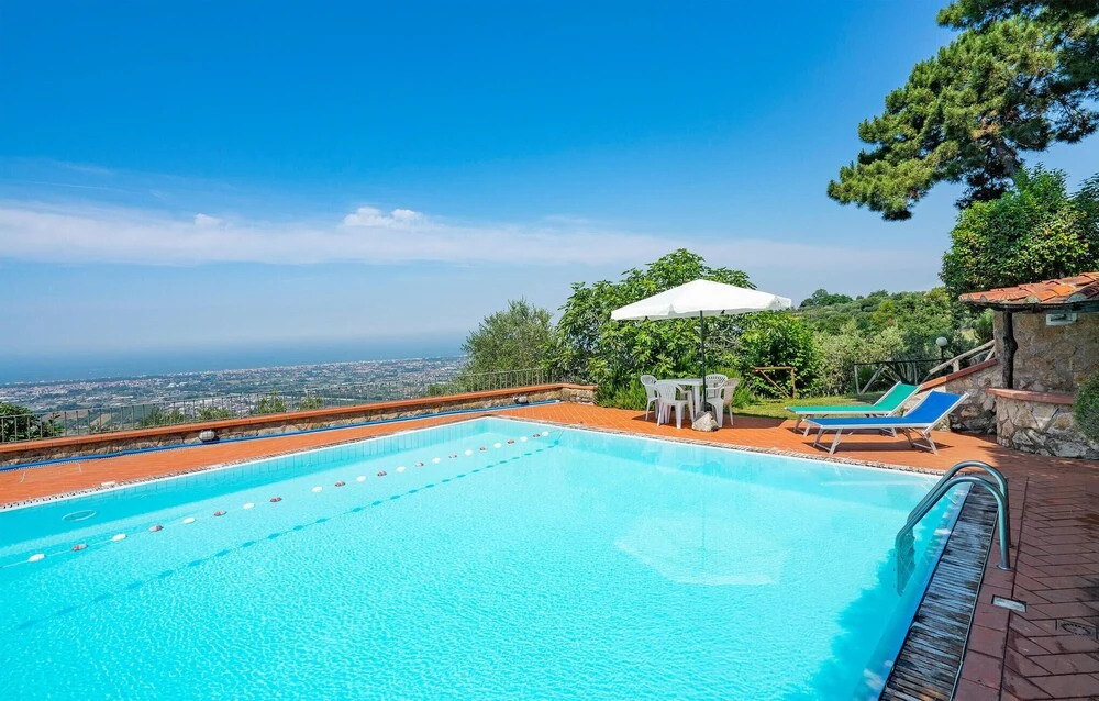 2 Bedroom Nice Home In Camaiore Lu