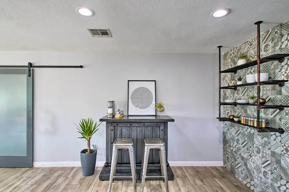 Charming Phoenix Home with Patio about 3 Miles to Dtwn