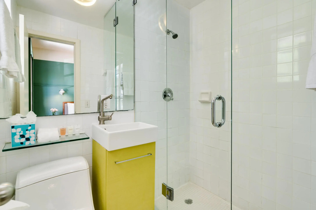 Greenview Hotel By Lowkl