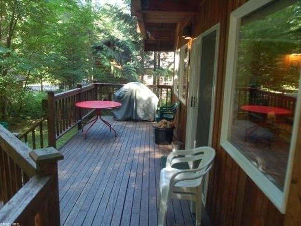 32MBR Private Pet Friendly Cabin