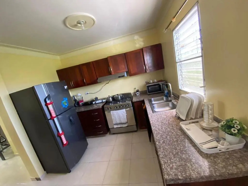 Tres 3-Habitaciones Con Sus Aires Apartamento Amueblado,Zona Tranquila Cerca de Todo SantiagoRD