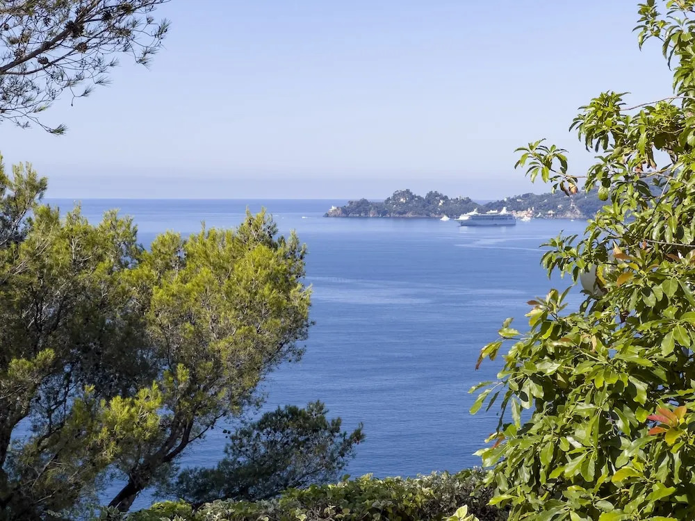 JOIVY Flat W/Terrace & Sea View